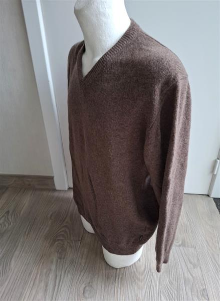 Grote foto bruine gemeleerde v hals trui van formen xl kleding heren truien en vesten