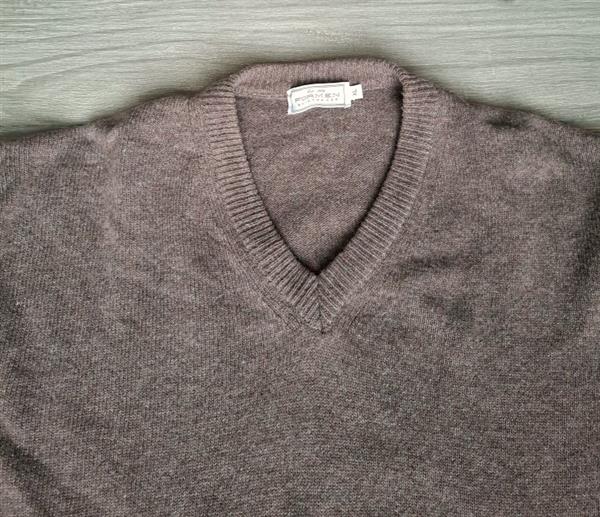 Grote foto bruine gemeleerde v hals trui van formen xl kleding heren truien en vesten