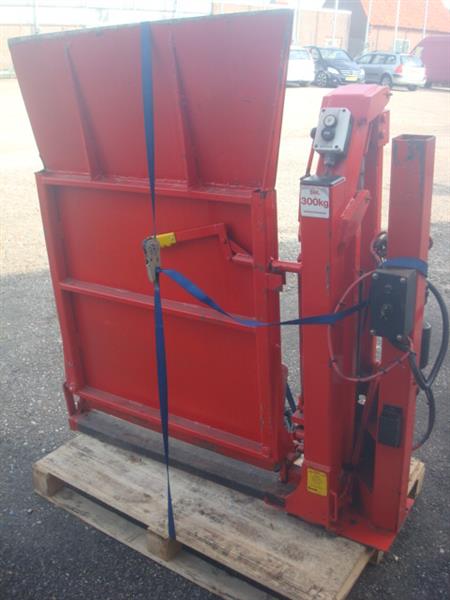 Grote foto hydraulische laadklep lift rolstoel goederen auto diversen gereedschap
