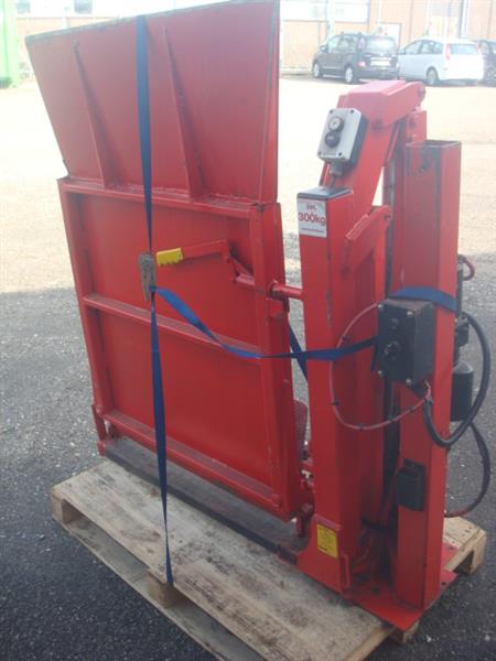Grote foto hydraulische laadklep lift rolstoel goederen auto diversen gereedschap