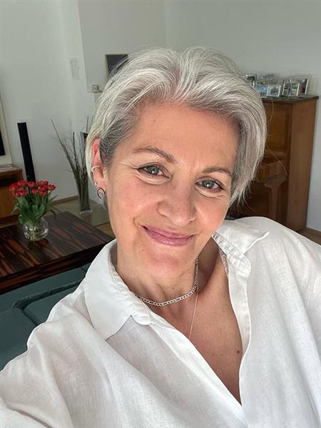 Grote foto zoek jij een actieve vrouw van 57 jaar contacten en berichten vrouw zoekt man