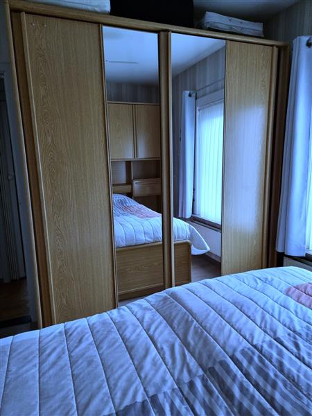 Grote foto gratis 2 persoonsslaapkamer huis en inrichting bedden