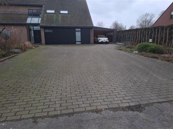 Grote foto zelf te wippen klinkers op oprit zijgebouwen tuin en terras tegels en terrasdelen