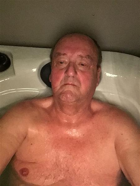 Grote foto zoek ruimdenkende vrouw contacten en berichten man zoekt vrouw