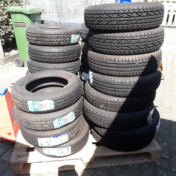 Grote foto banden voor aanhangwagens auto diversen aanhangwagen onderdelen