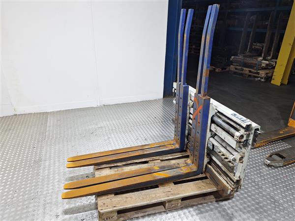 Grote foto cascade vorkenversteller dubbel agrarisch heftrucks