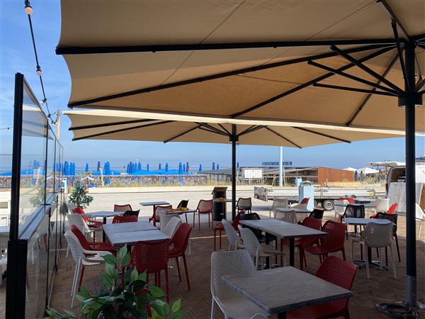 Grote foto horeca parasols tuin en terras parasols en partytenten