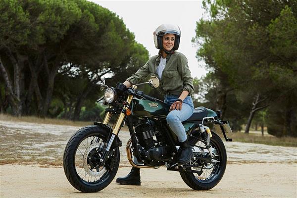 Grote foto bluroc spirit cafe racer 125cc motoren merk onafhankelijk