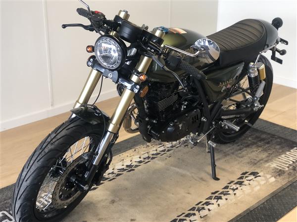 Grote foto bluroc spirit cafe racer 125cc motoren merk onafhankelijk