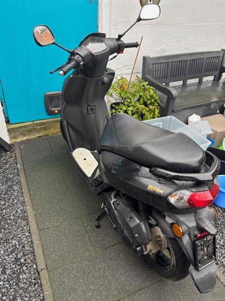 Grote foto scooter kisbee peugeot klasse b fietsen en brommers peugeot