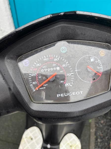 Grote foto scooter kisbee peugeot klasse b fietsen en brommers peugeot