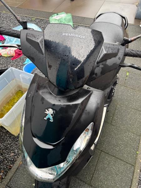 Grote foto scooter kisbee peugeot klasse b fietsen en brommers peugeot