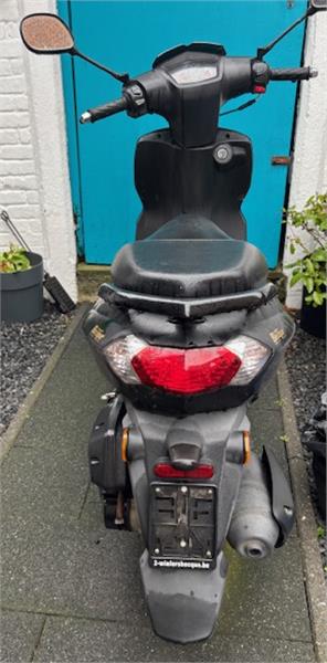 Grote foto scooter kisbee peugeot klasse b fietsen en brommers peugeot