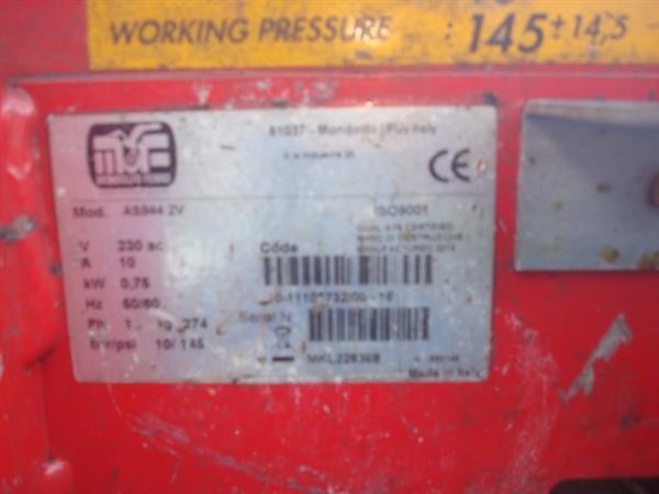 Grote foto hofmann geodyna 960 en mondolfo banden apparaat auto diversen gereedschap