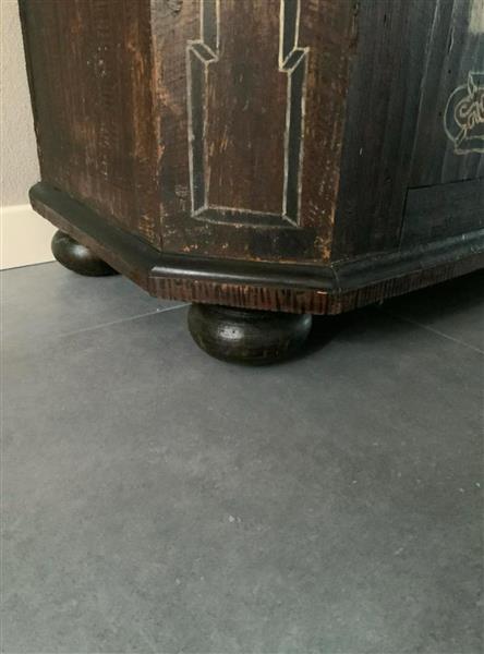 Grote foto antieke oostenrijkse kast uit 1776 antiek en kunst kasten