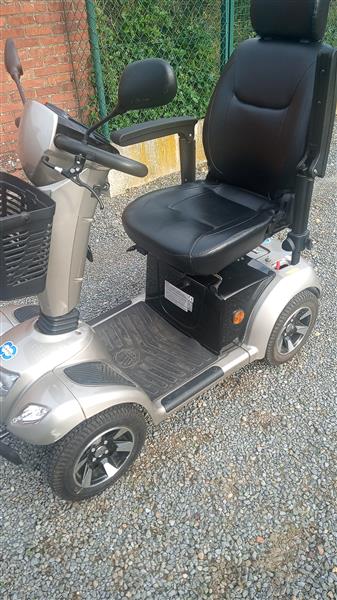 Grote foto scootermobiel fietsen en brommers vespa