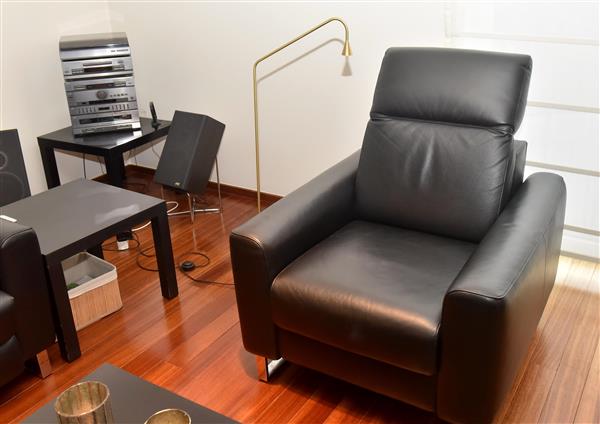 Grote foto zwarte lederen salon huis en inrichting fauteuils