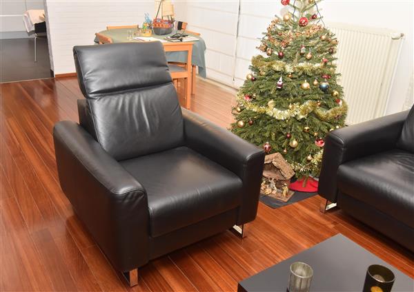 Grote foto zwarte lederen salon huis en inrichting fauteuils