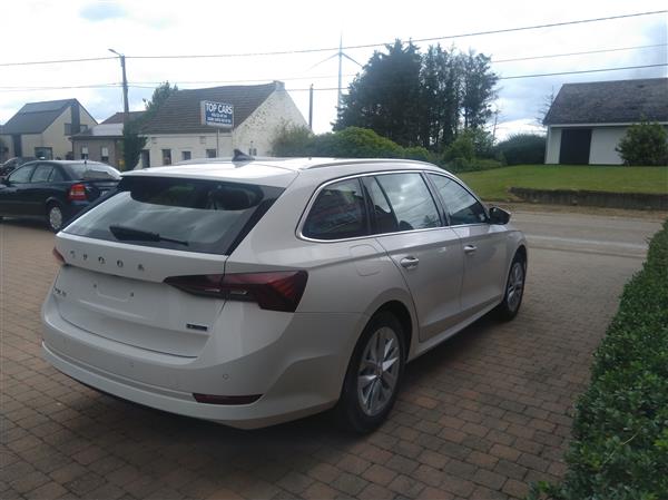 Grote foto skoda octavia combi mild hybride geen plug in auto skoda