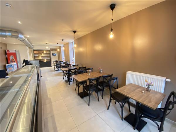 Grote foto frituur foodbar met woonst te damme centrum huizen en kamers bedrijfspanden