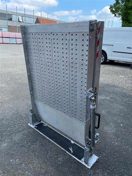 Grote foto oprijplaat altec rampe scootmobiel rolstoel auto diversen gereedschap