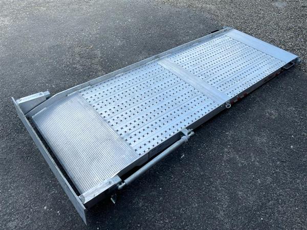 Grote foto oprijplaat altec rampe scootmobiel rolstoel auto diversen gereedschap