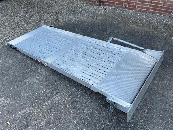 Grote foto oprijplaat altec rampe scootmobiel rolstoel auto diversen gereedschap