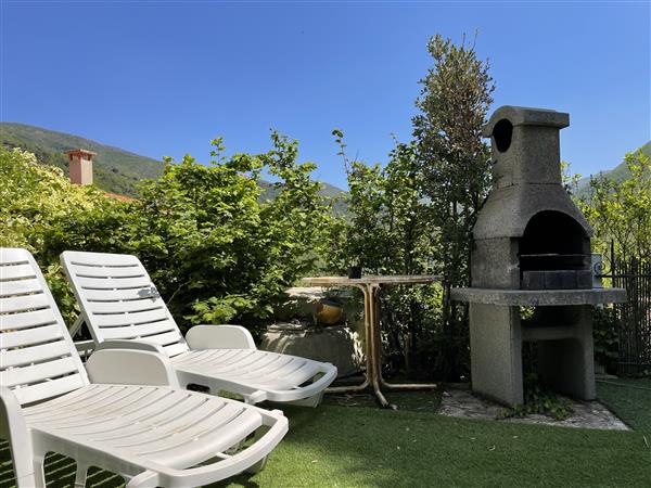 Grote foto zen vakantiehuis bergen uitzicht rivier vakantie frankrijk