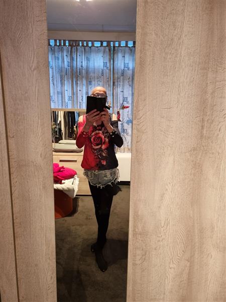 Grote foto sissy erika contacten en berichten man zoekt man