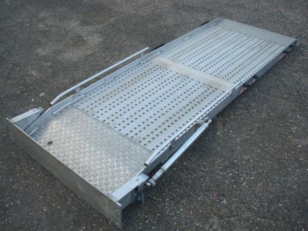 Grote foto oprijplaat van het merk altec auto diversen gereedschap