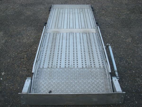 Grote foto oprijplaat van het merk altec auto diversen gereedschap
