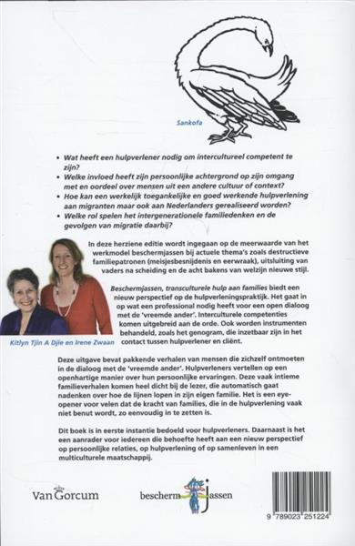Grote foto beschermjassen transculturele hulp aan families boeken politiek en maatschappij