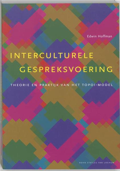 Grote foto interculturele gespreksvoering boeken politiek en maatschappij
