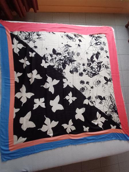 Grote foto 2 pareo of sjaal kleding dames overige dames kleding