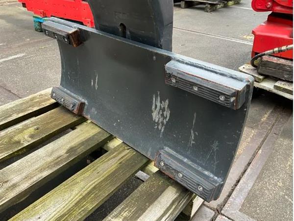 Grote foto cascade lasthouder stabilisator rollenklem vatenklem outlet agrarisch heftrucks