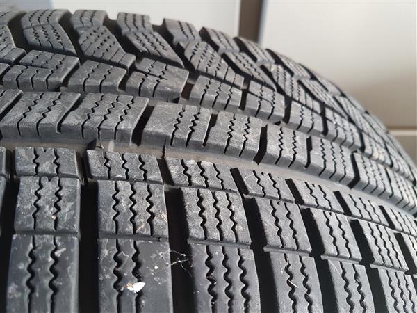 Grote foto banden op alu velgen auto onderdelen banden en velgen