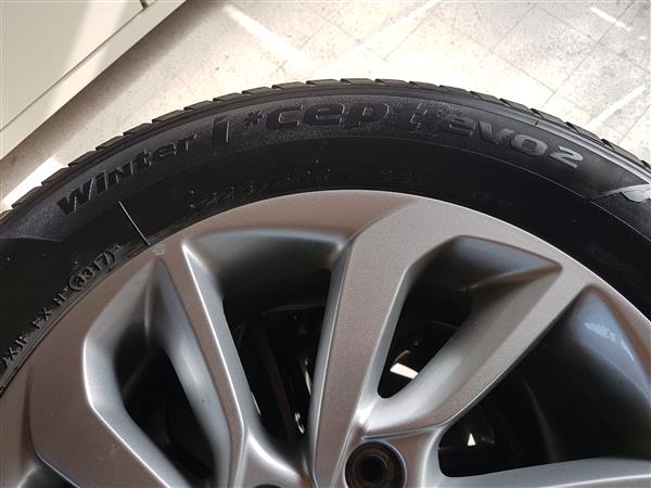 Grote foto banden op alu velgen auto onderdelen banden en velgen
