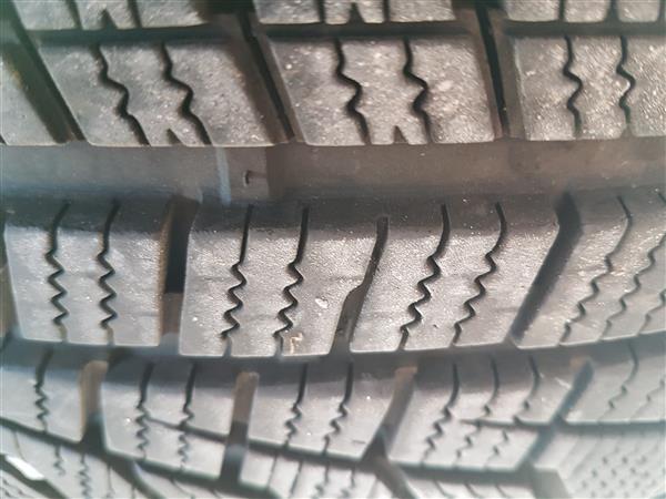 Grote foto banden op alu velgen auto onderdelen banden en velgen