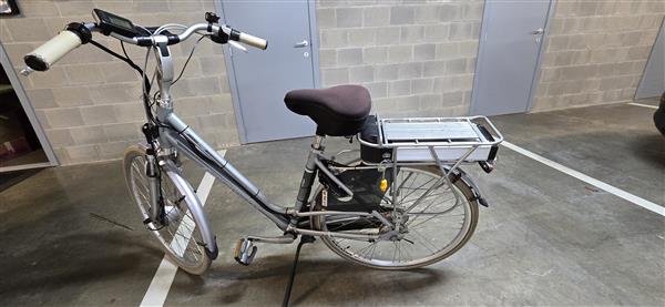 Grote foto mooie elektrische batavus damesfiets fietsen en brommers damesfietsen