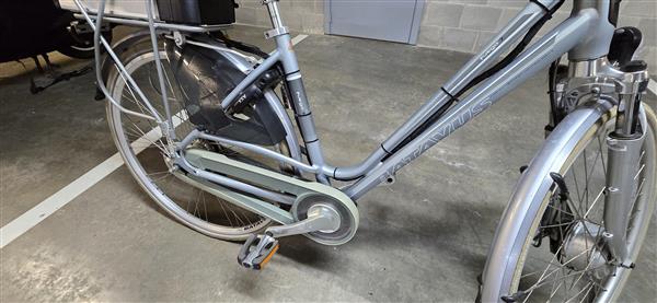 Grote foto mooie elektrische batavus damesfiets fietsen en brommers damesfietsen