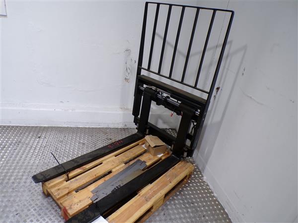 Grote foto pmc vorkversteller outlet agrarisch heftrucks