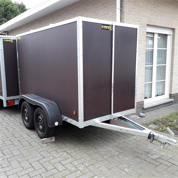 Grote foto gesloten aanhangwagen roca auto diversen aanhangers