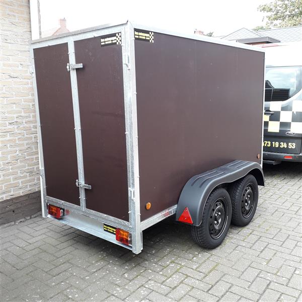 Grote foto gesloten aanhangwagen roca auto diversen aanhangers