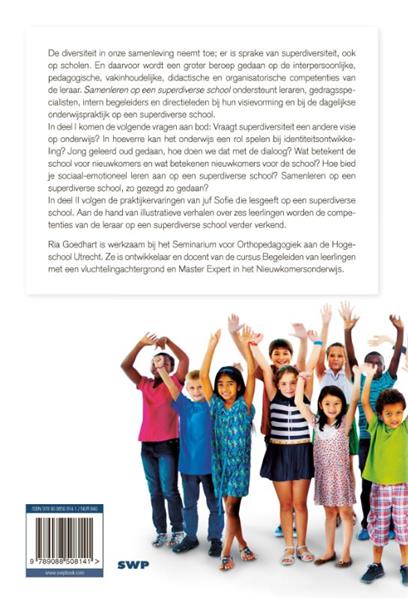 Grote foto samenleren op een superdiverse school boeken studieboeken