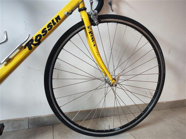 Grote foto koersfiets kinderen inclusief gratis helm fietsen en brommers jongensfietsen
