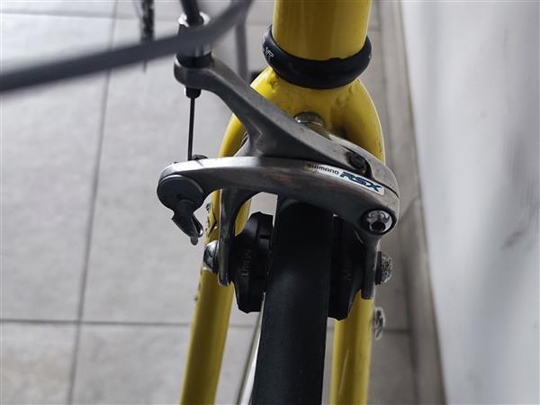 Grote foto koersfiets kinderen inclusief gratis helm fietsen en brommers jongensfietsen