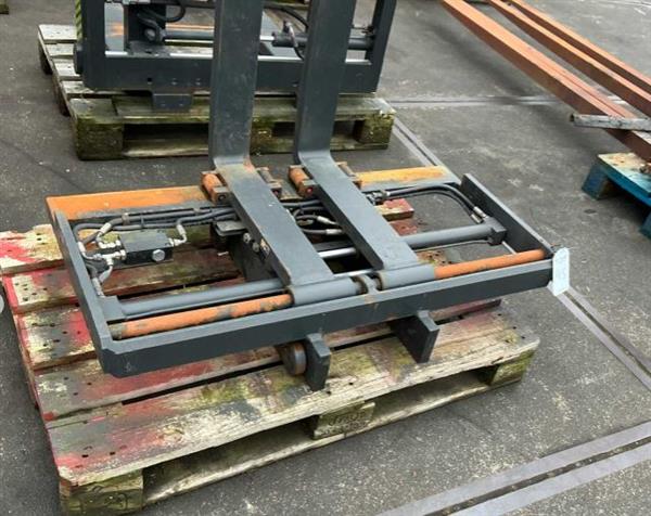 Grote foto cascade vorkversteller outlet agrarisch heftrucks