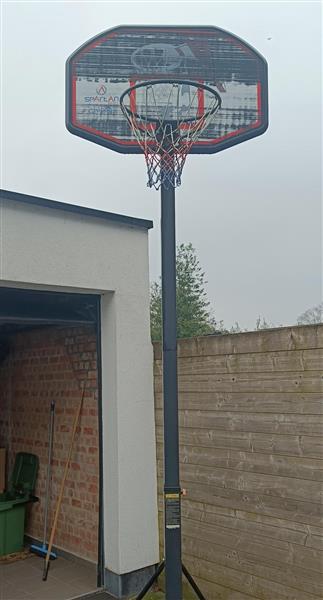 Grote foto kwaliteitsvolle basketbalring met staander sport en fitness basketbal