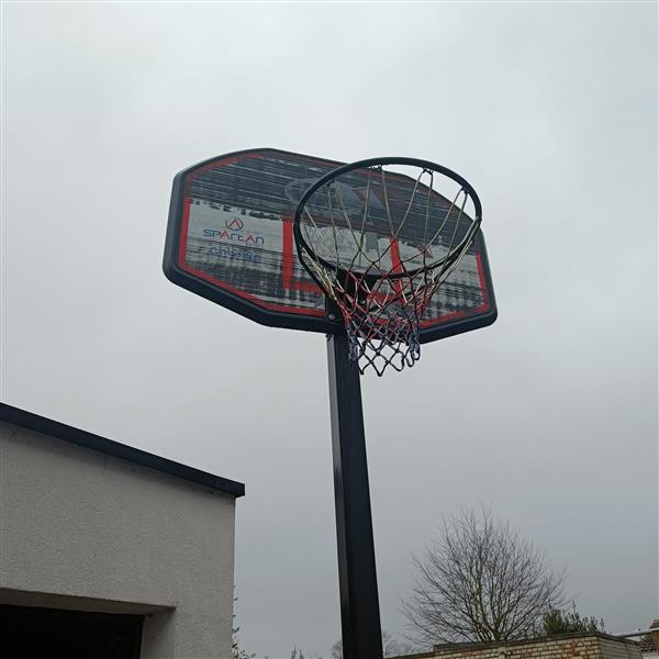 Grote foto kwaliteitsvolle basketbalring met staander sport en fitness basketbal