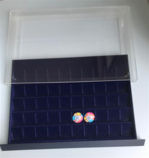 Grote foto 3 showcases voor 150 champagnecapsules verzamelen merken en reclame